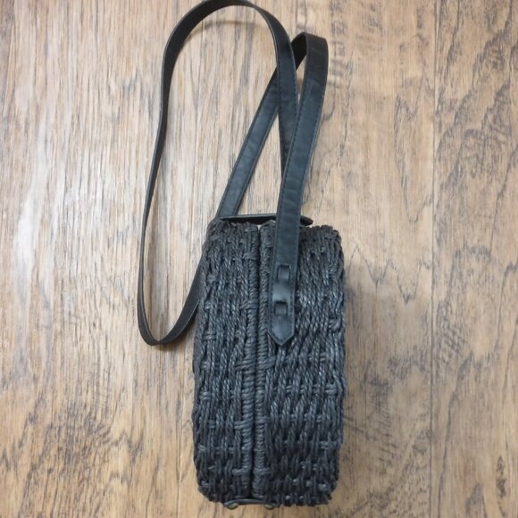 Word Market Made of 100% Paper Black Crossbody Bag - Picture 2 of 8